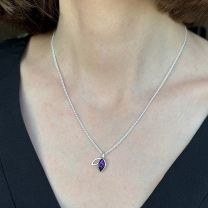 Facet line pendant with amethyst