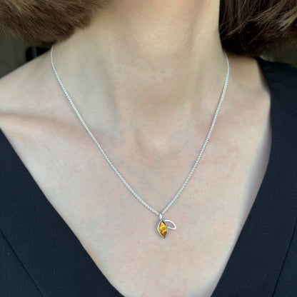 Facet line pendant with citrine