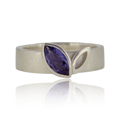 Facet Line silver ring with marquise shaped iolite - size P to Q