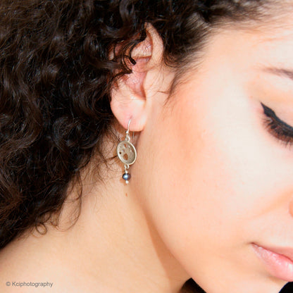 Kate Phipps Jewellery Scattered trillions drop earrings silver and peacock pearl drop model photo