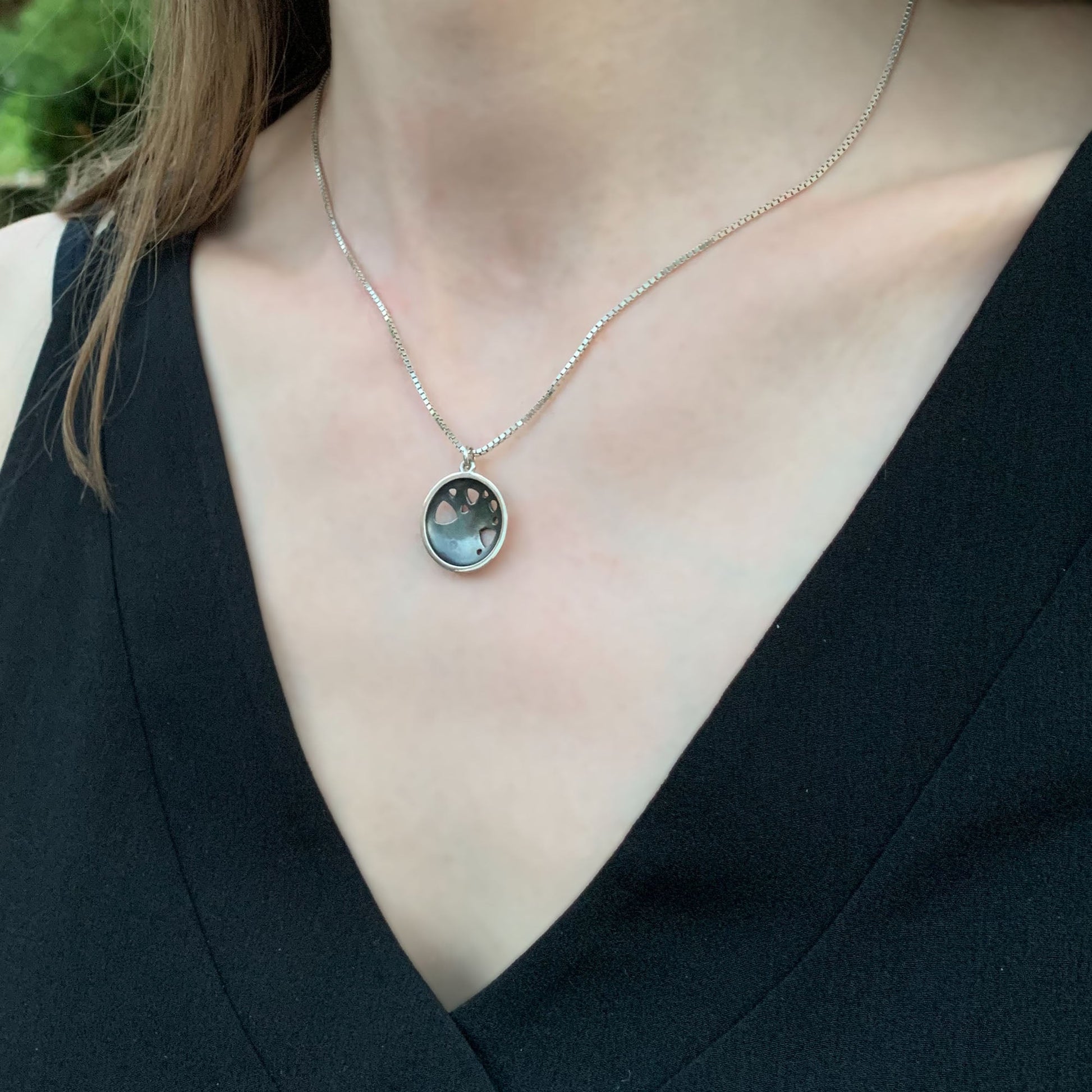 Kate Phipps Jewellery Scattered trillions necklace medium oxidised silver oxidised side model photo