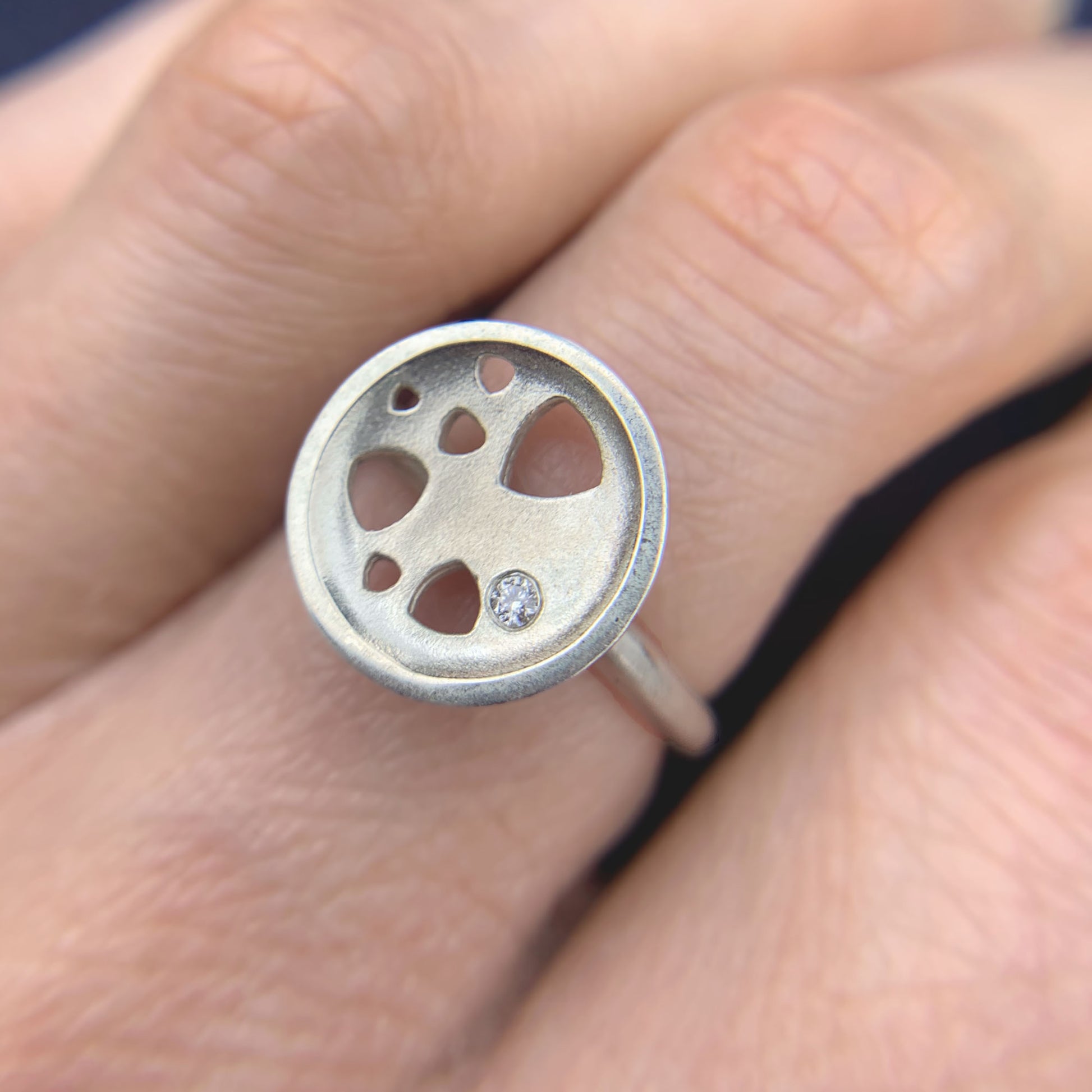 Kate Phipps Jewellery Scattered trillions ring dish with diamond and silver model photo 2