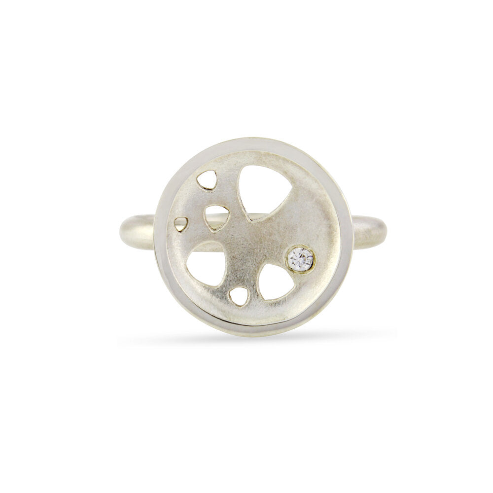 Kate Phipps Jewellery Scattered trillions ring silver small dish with diamond