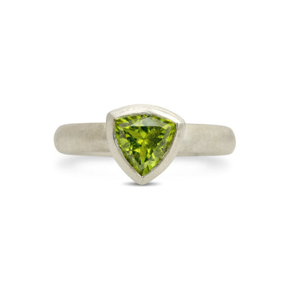Kate Phipps Jewellery Solitaire ring silver with trillion cut peridot ring
