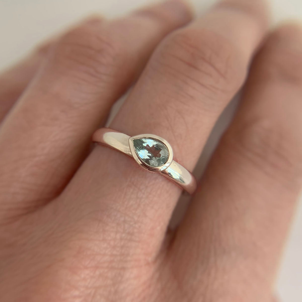 Kate Phipps Jewellery Stacking ring silver with green beryl pear model photo