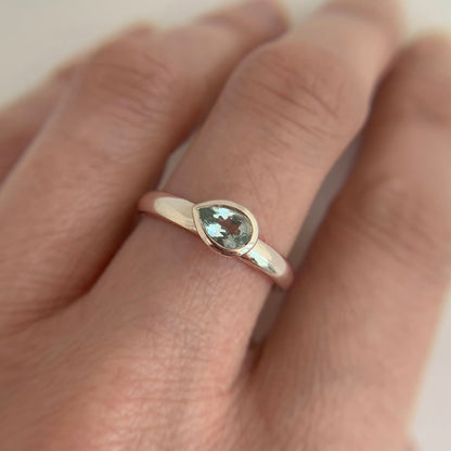 Kate Phipps Jewellery Stacking ring silver with green beryl pear model photo